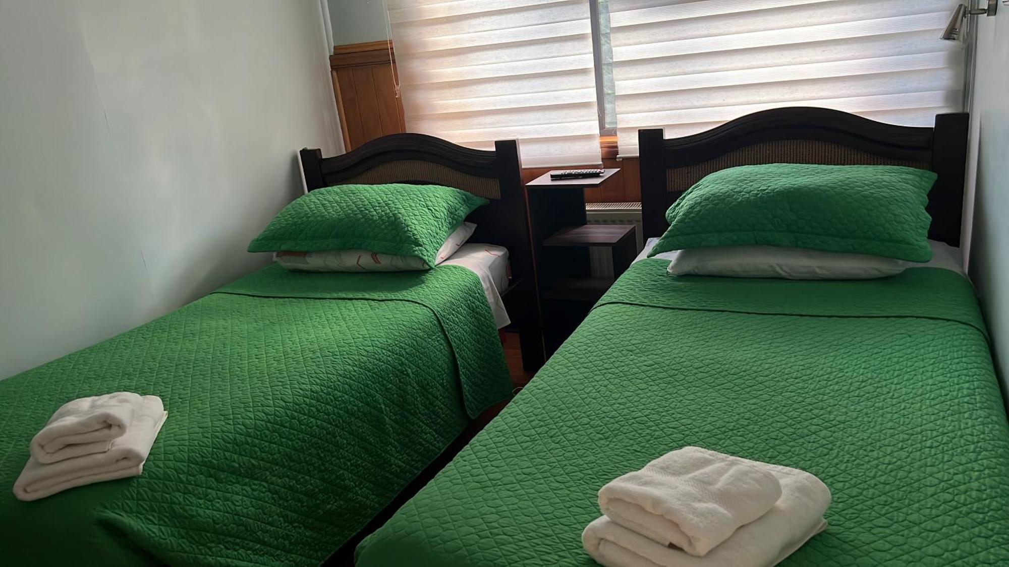 Hostal Victoria プンタアレナス エクステリア 写真